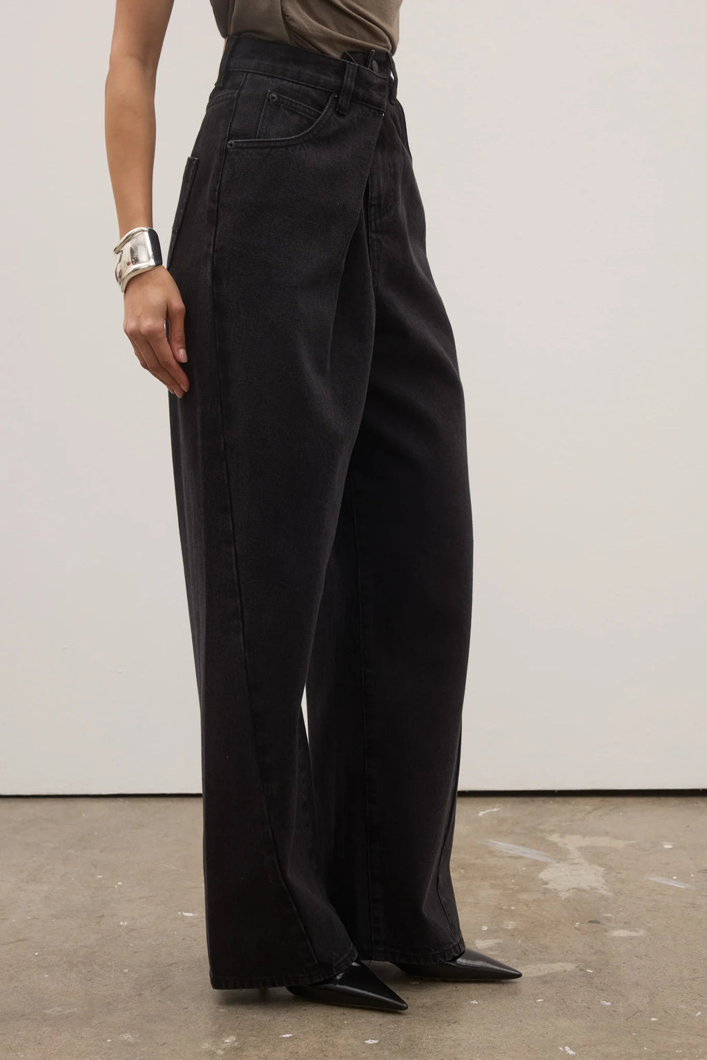 Regalia Jean - Backstage Black