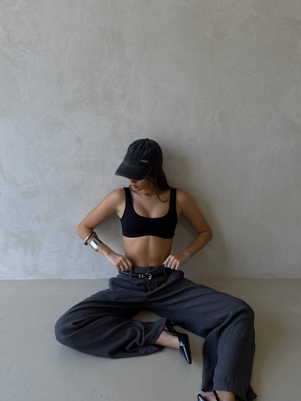 Ari Contour Crop - Comfortable & Stylish Curve-Hugging Crop Top