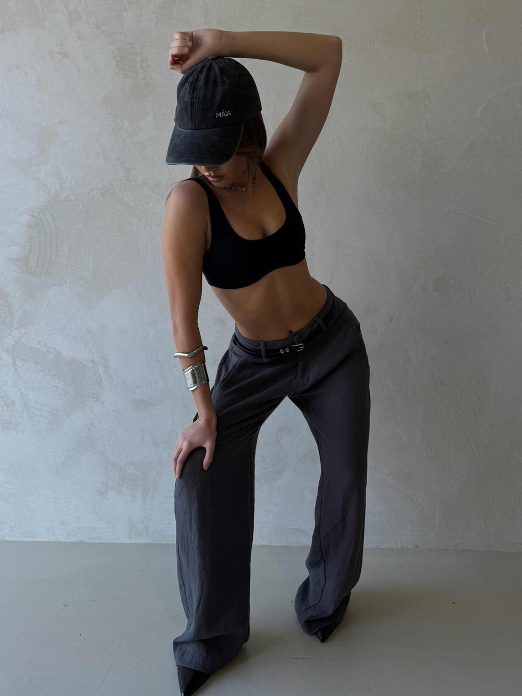 Ari Contour Crop - Comfortable & Stylish Curve-Hugging Crop Top