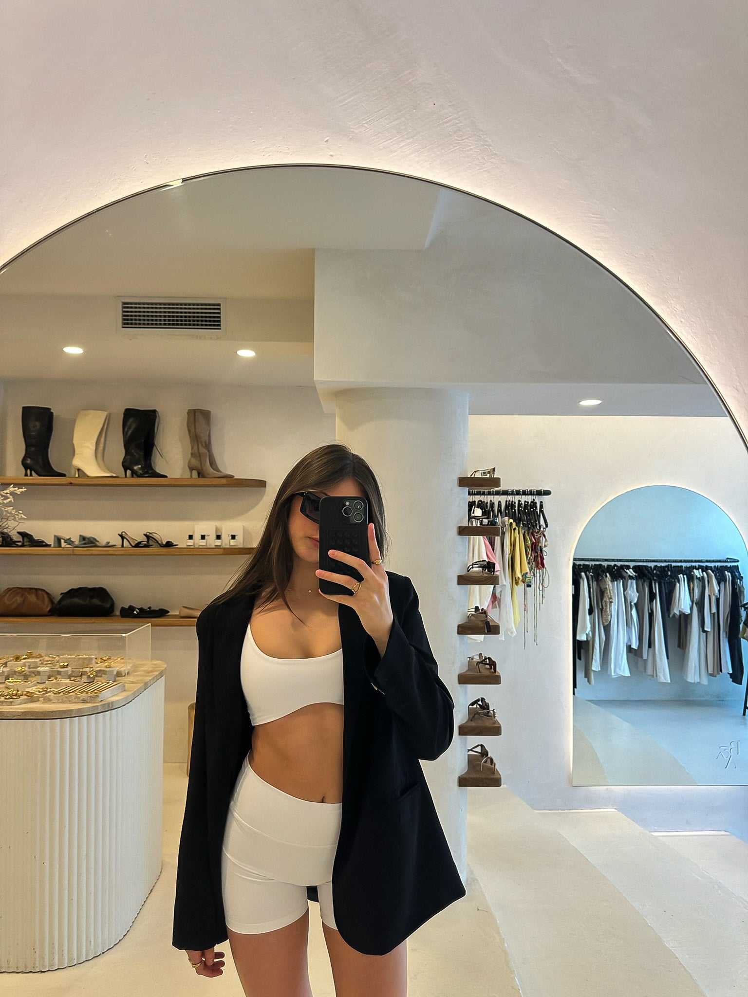 Ari Contour Crop - Comfortable & Stylish Curve-Hugging Top